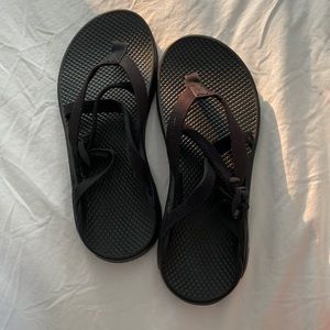 Black chaco sandals size 9